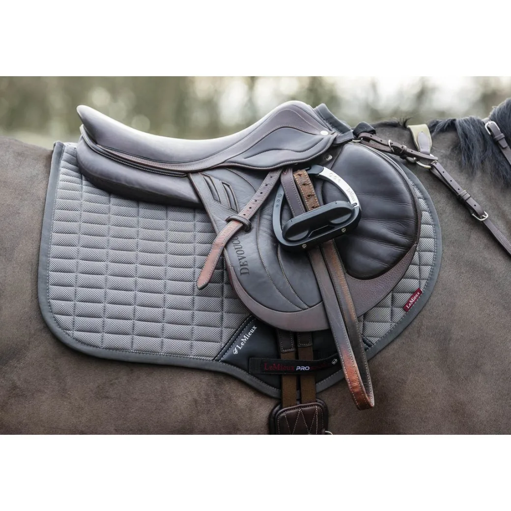 LeMieux Self-Cool Close Contact Square Pad
