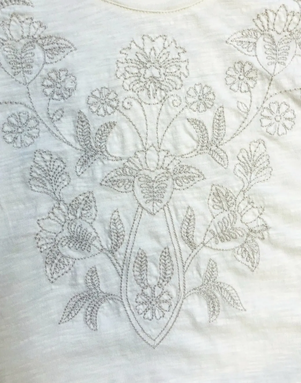 Roper Twist Sleeve T-Shirt