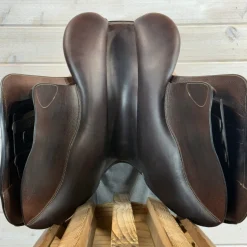 Used Butet Deep Seat Close Contact Saddle 17/M