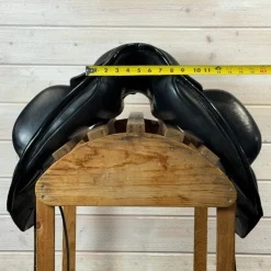 Used Custom Everest Monoflap Dressage Saddle 17.5/M