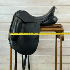 Used Custom Saddlery Icon Star Monoflap Dressage Saddle 17.5/M
