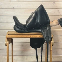 Used Custom Saddlery Wolfgang Dressage Saddle 17.5/M