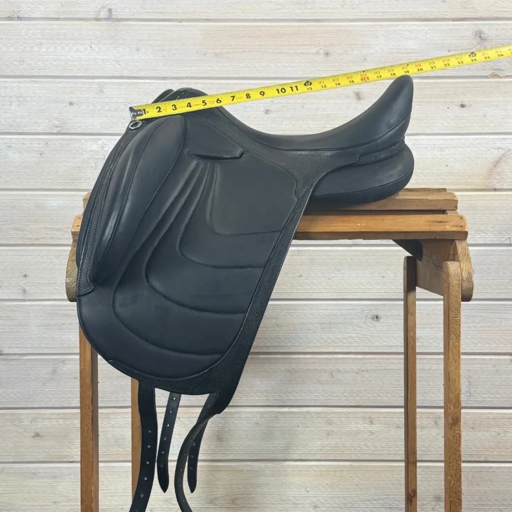 Used Devoucoux Makila Harmonie S Dressage Monoflap Saddle 17.5/MW