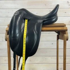 Used Devoucoux Mendia Dressage Saddle - 18/M