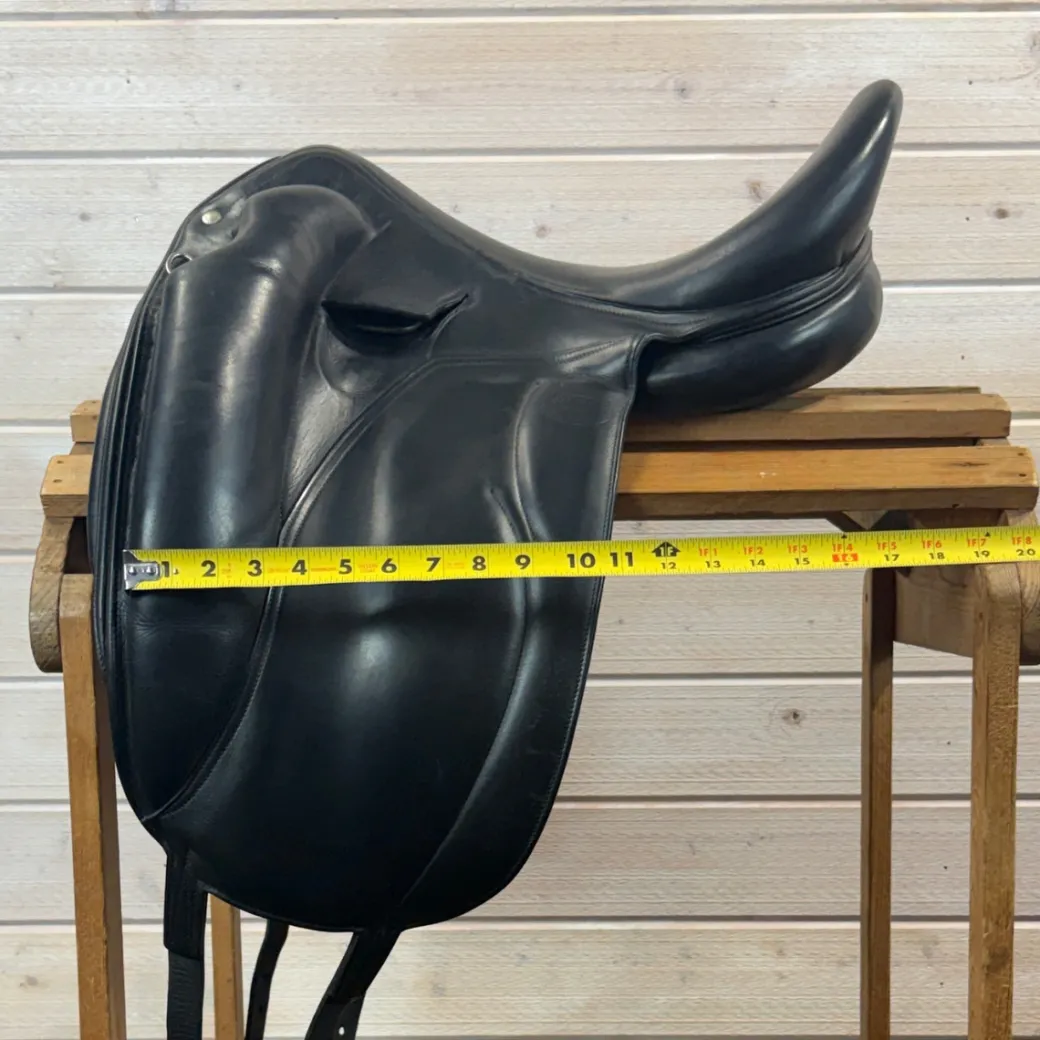 Used Devoucoux Mendia Dressage Saddle - 18/M