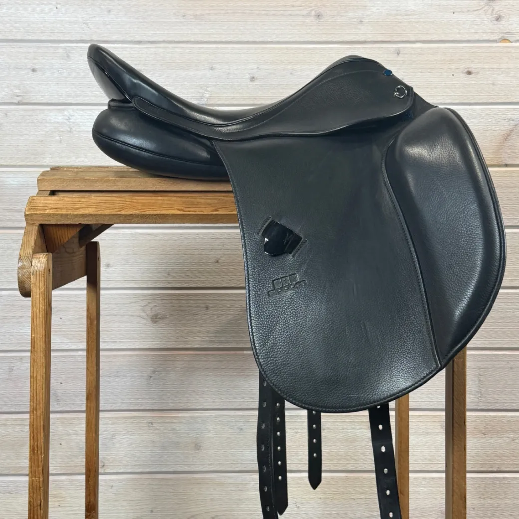 Used Stubben 1894 Dressage Saddle 18/M