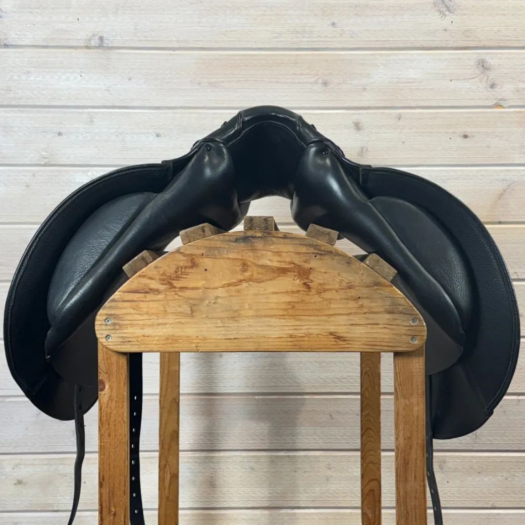 Used Stubben 1894 Dressage Saddle 18/M