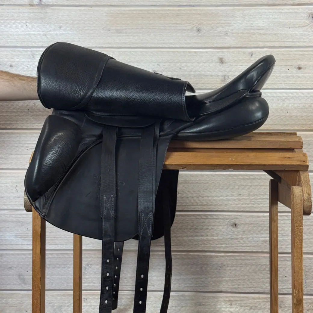 Used Stubben 1894 Dressage Saddle 18/M