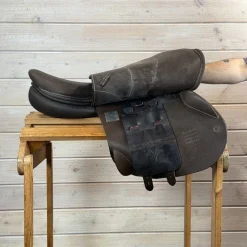 Used Voltaire Palm Beach Jump Close Contact Saddle 17.5/M